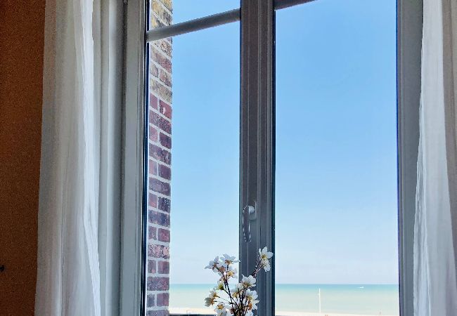 Apartment in Dieppe - PIEDS DANS L'EAU Dieppe Vue mer