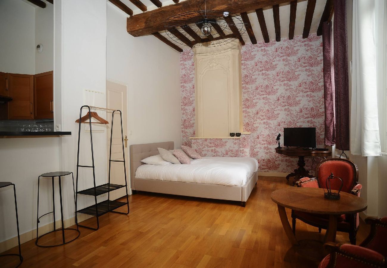 Studio in Dieppe - CHAMBRE D'EMMA Dieppe Centre ville