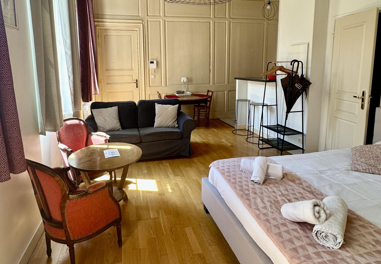 Studio in Dieppe - CHAMBRE D'EMMA Dieppe Centre ville