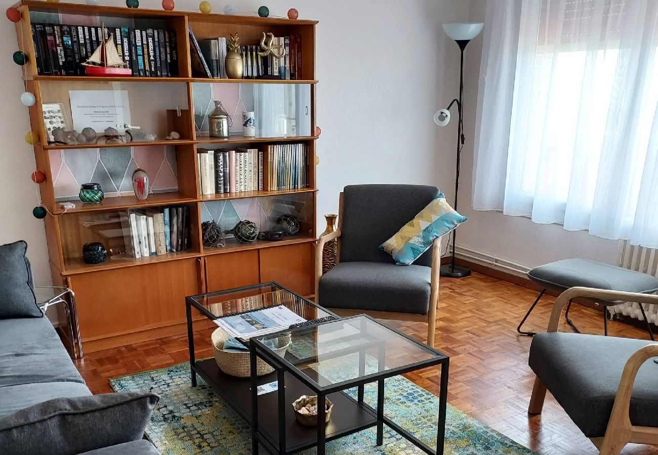 Apartment in Dieppe - DIEPPE PLAGE vue Mer avec balcon