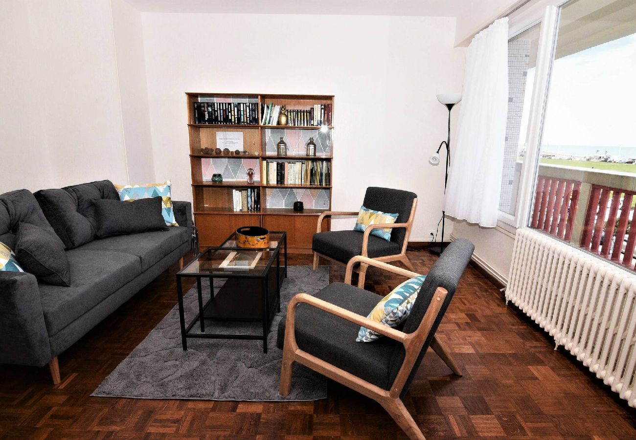 Apartment in Dieppe - DIEPPE PLAGE vue Mer avec balcon
