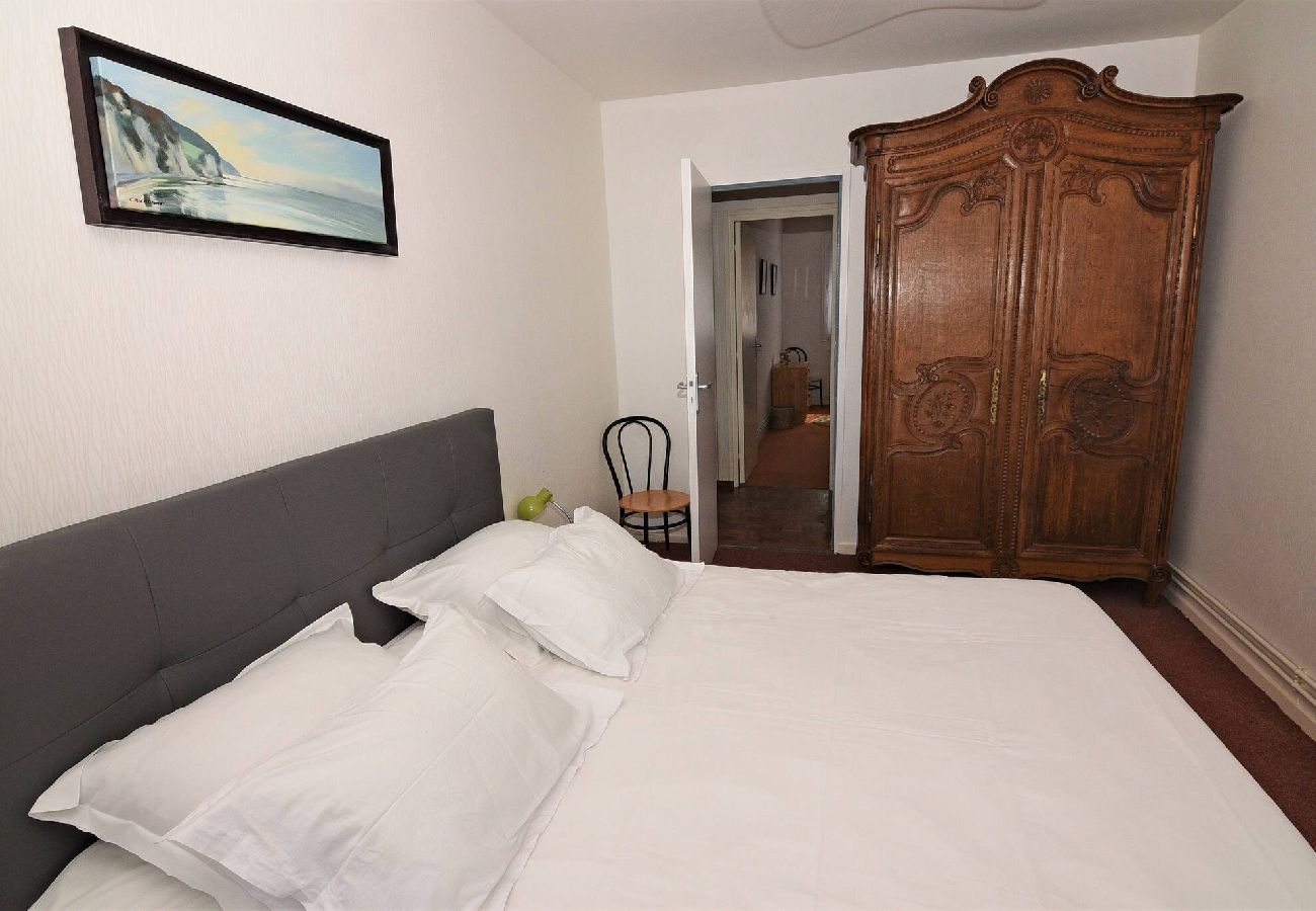 Apartment in Dieppe - DIEPPE PLAGE vue Mer avec balcon