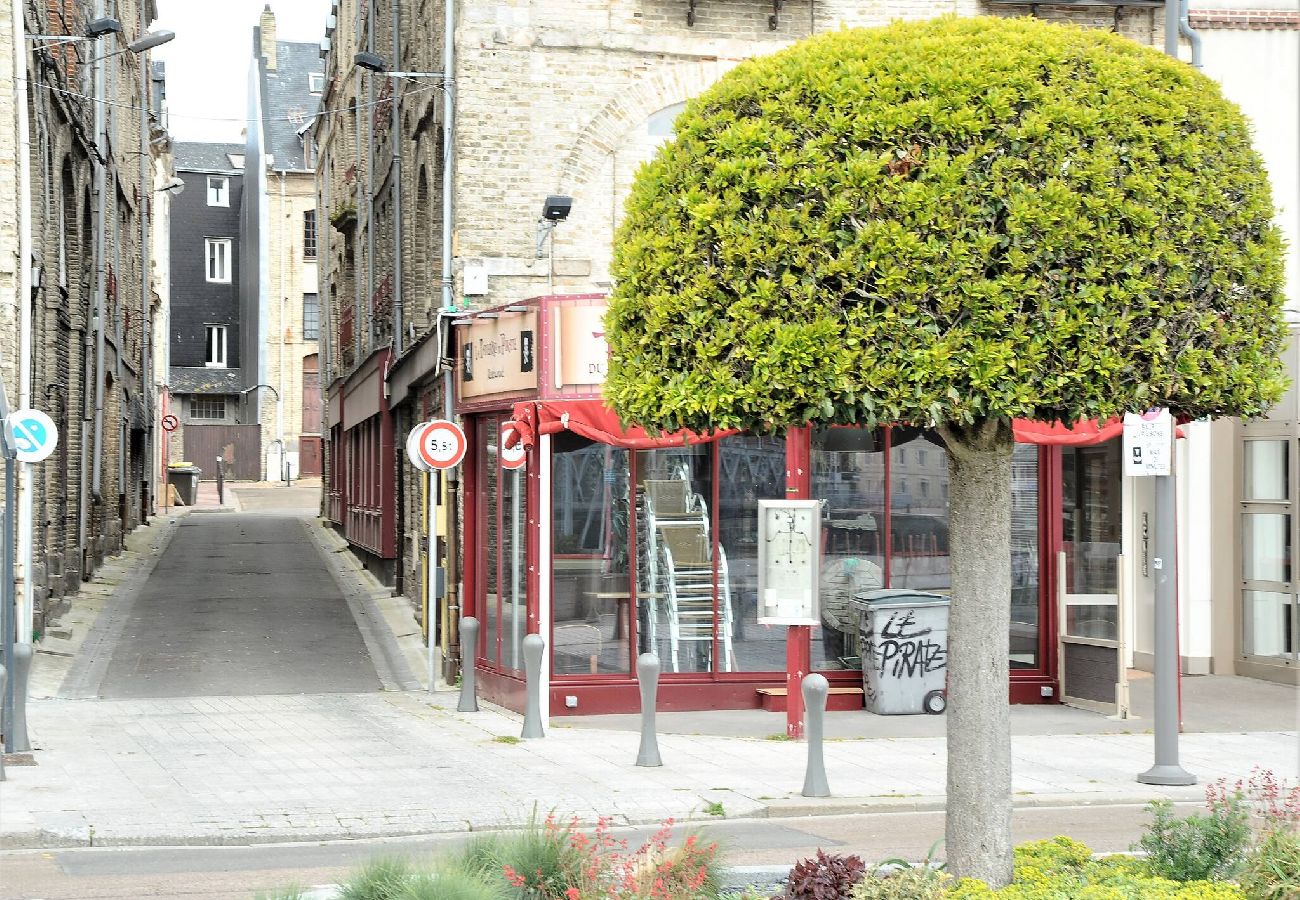 Apartment in Dieppe - COLOMBAGE BLEU Dieppe entre le port et la plage