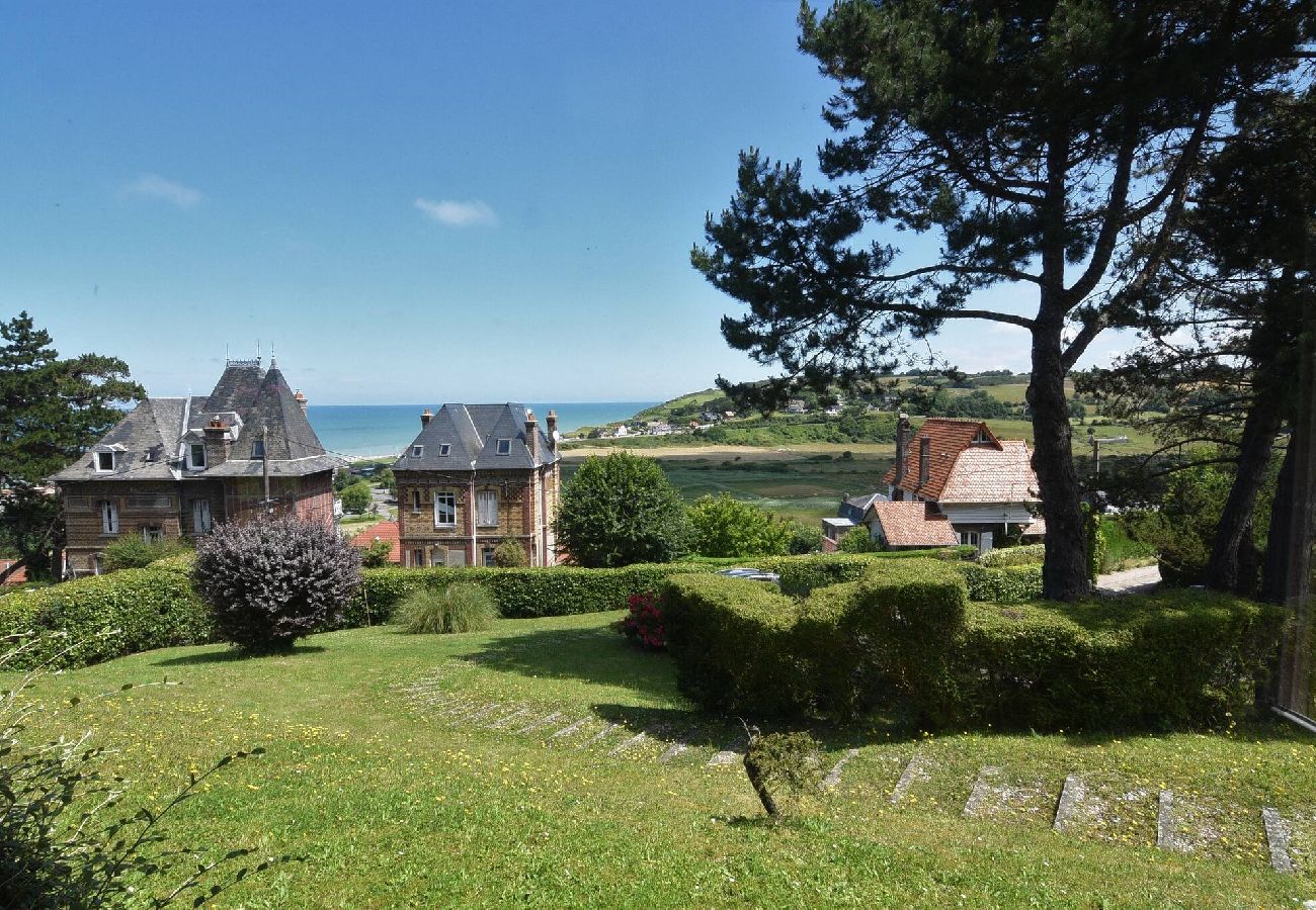 Villa in Hautot-sur-Mer - LES PINS VUE MER Pourville sur mer