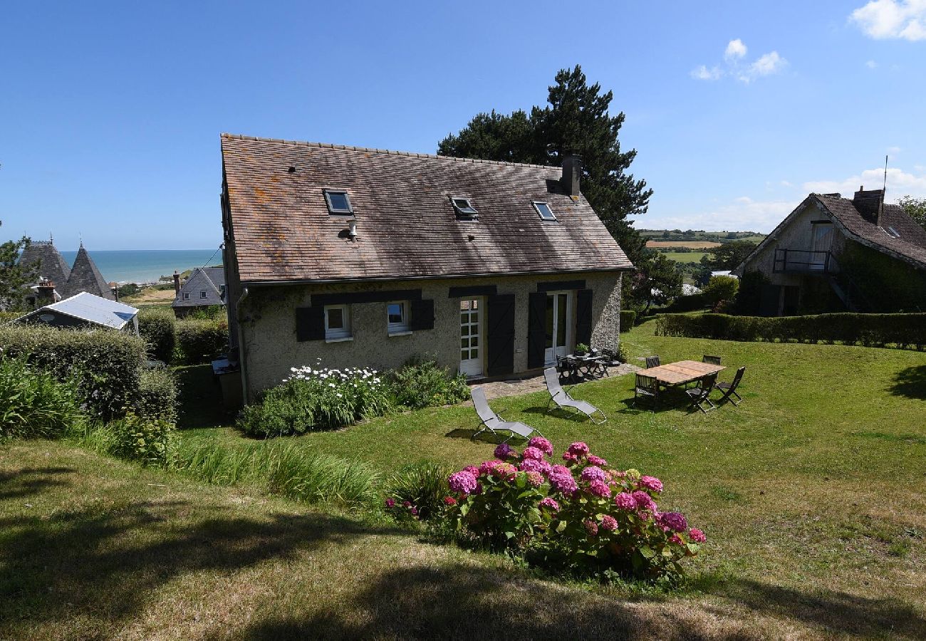 Villa in Hautot-sur-Mer - LES PINS VUE MER Pourville sur mer