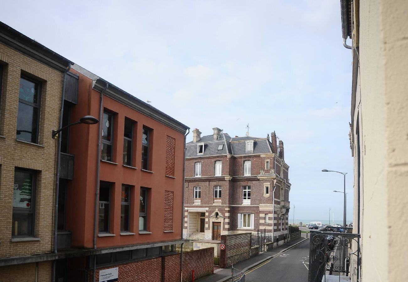 Apartment in Dieppe - ESCALE Dieppe Entre le port et la plage
