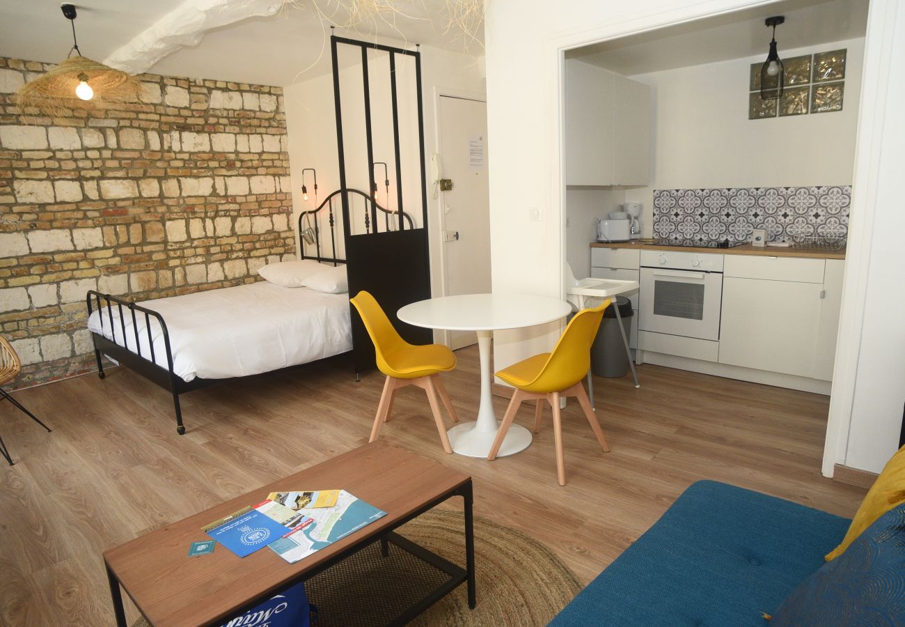 Studio in Dieppe - LOU LA CHALOUPE centre ville rue piétonne