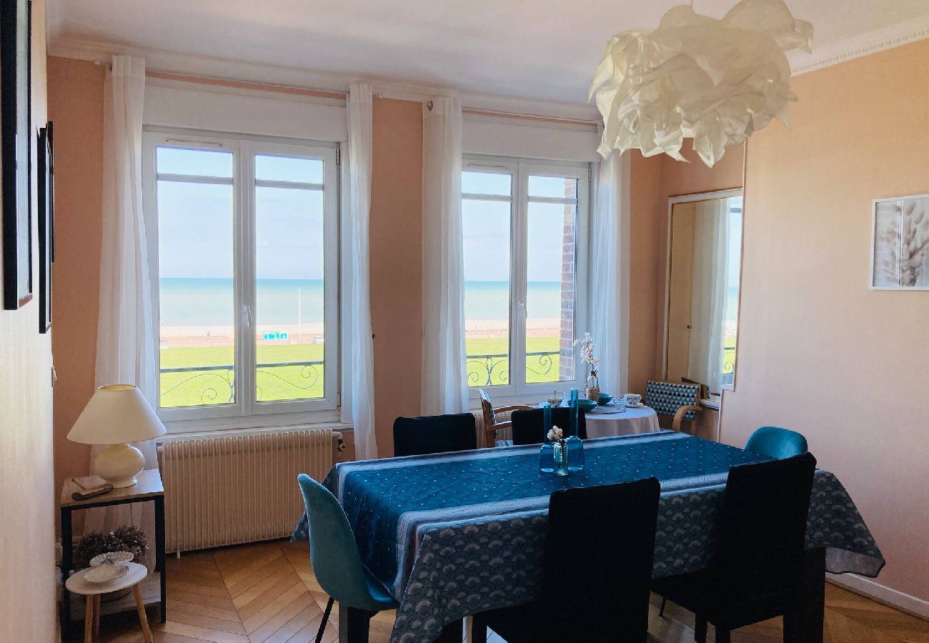 Appartement à Dieppe - PIEDS DANS L'EAU Dieppe Vue mer