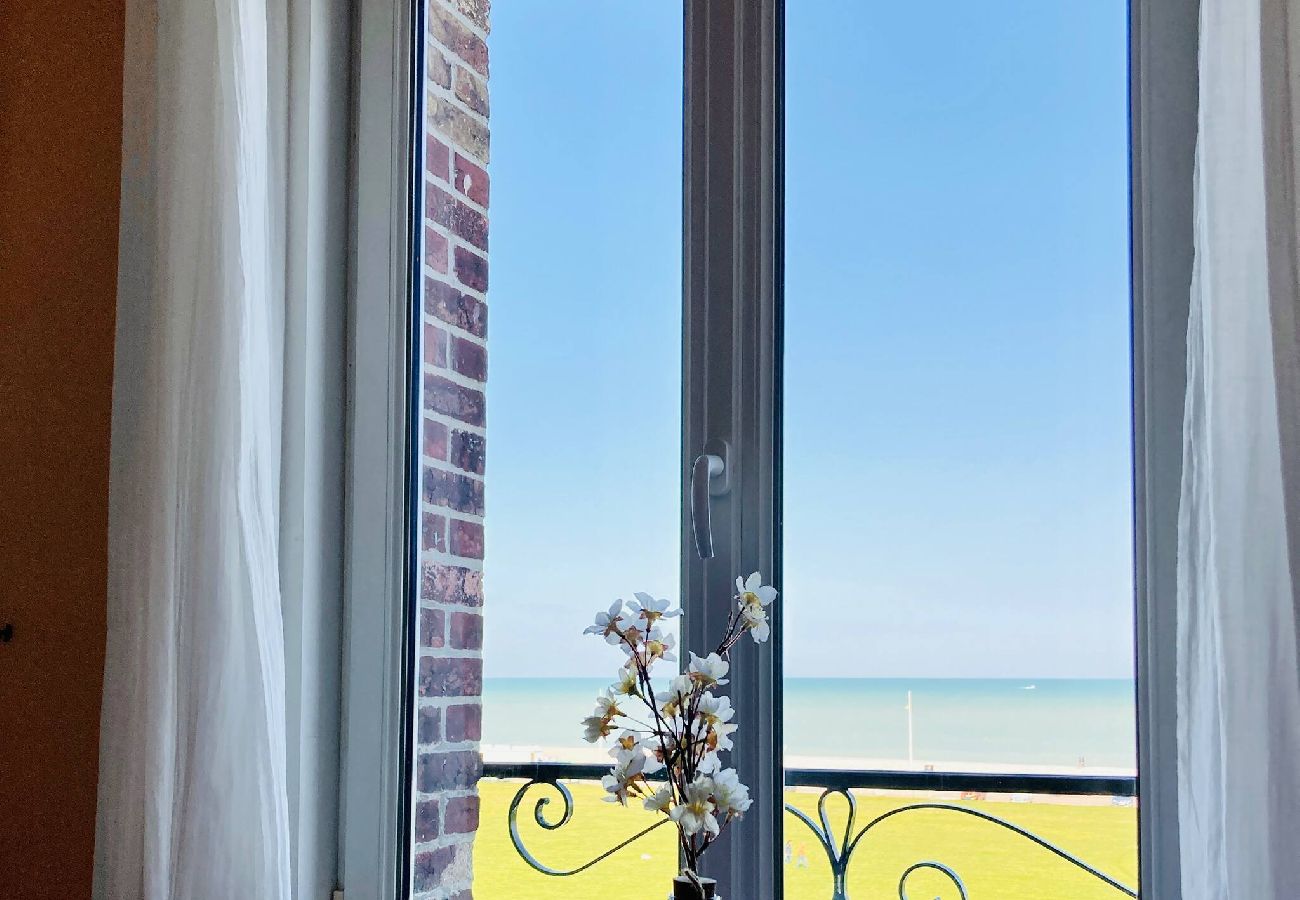 Appartement à Dieppe - PIEDS DANS L'EAU Dieppe Vue mer