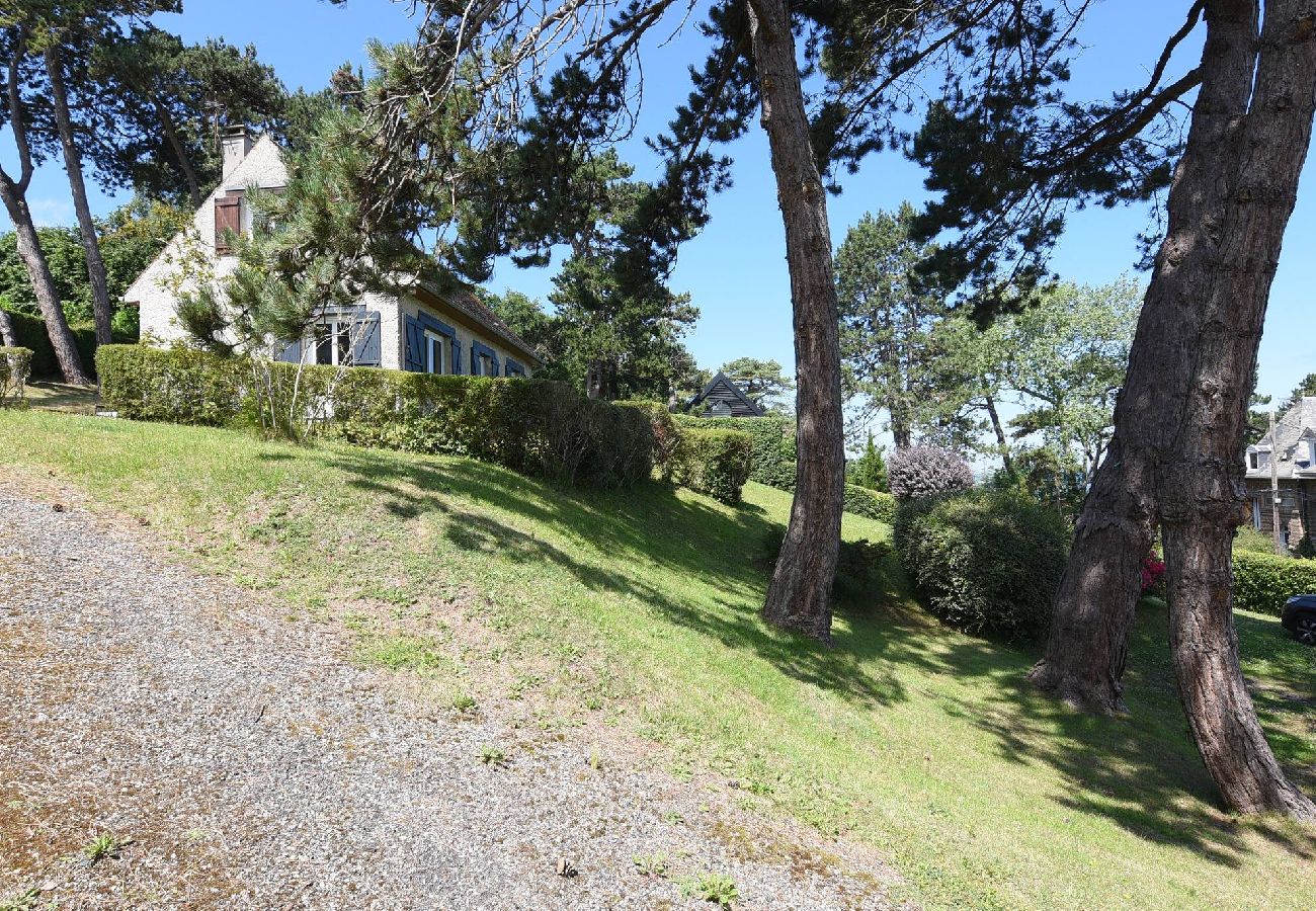 Villa à Hautot-sur-Mer - LES PINS VUE MER Pourville sur mer