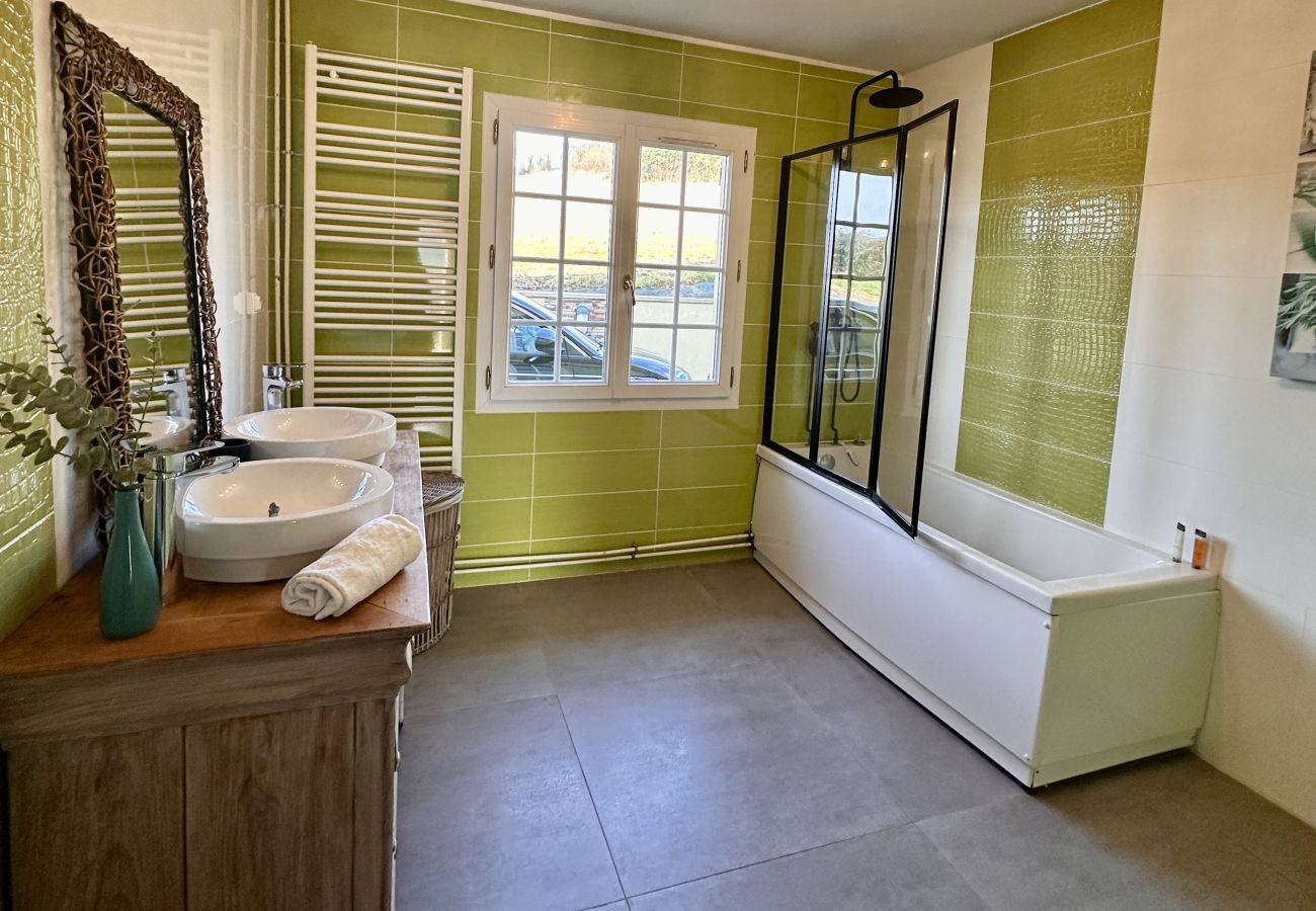 Maison à Martin-Eglise - LE PETIT PARADIS tout confort avec piscine extérie